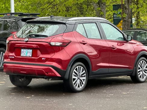 Used 2024 Nissan Kicks SV FWD image 2