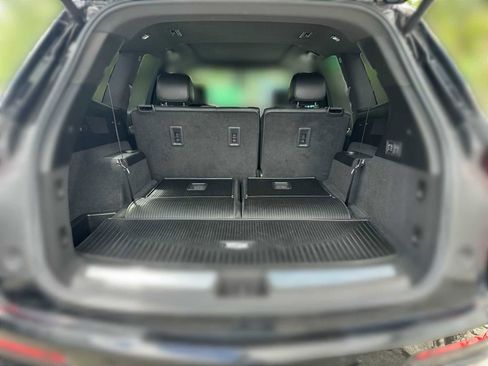 Used 2022 Cadillac XT6 Premium Luxury w/ Technology Package FWD image 20