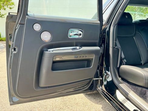 Used 2019 Rolls-Royce Ghost RWD image 24