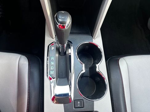 Used 2017 Chevrolet Equinox Premier w/ Enhanced Convenience Package image 12