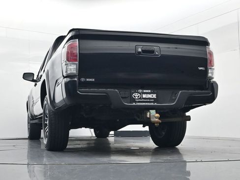Used 2023 Toyota Tacoma TRD Sport AWD/4WD image 46