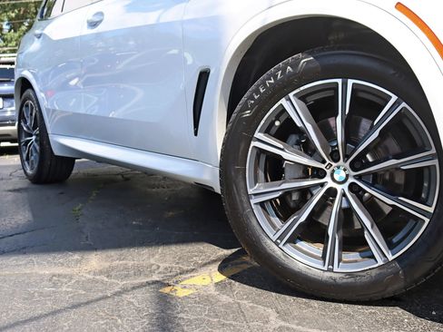 Used 2019 BMW X5 xDrive40i w/ M Sport Package AWD/4WD image 5