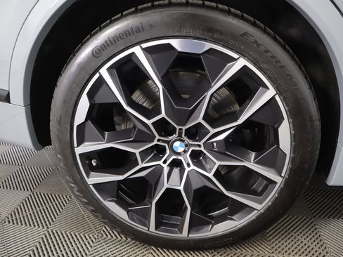 Used 2024 BMW X7 M60i w/ Executive Package image 34