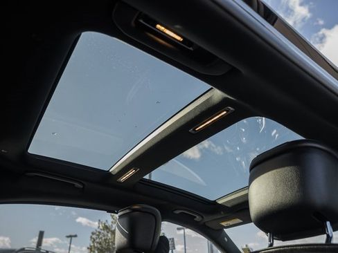 Used 2022 Mercedes-Benz S 500 S 500 image 32