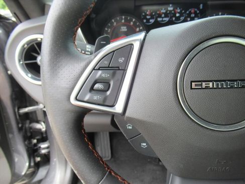 Used 2017 Chevrolet Camaro LT RWD image 21