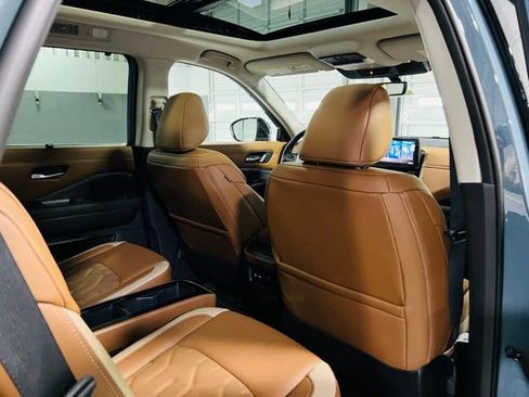 New 2026 Nissan Pathfinder Platinum FWD image 32