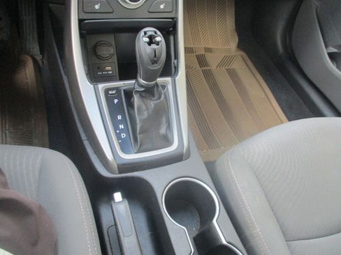 Used 2014 Hyundai Elantra SE w/ Option Group 02 FWD image 36