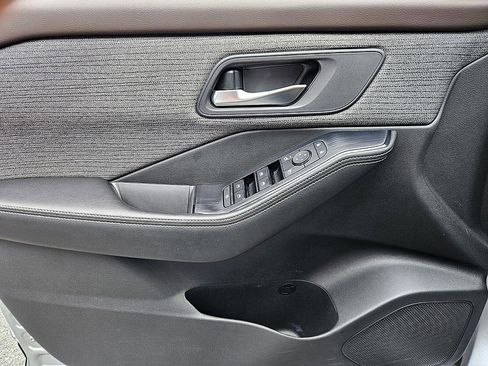 Used 2022 Nissan Rogue SV image 30