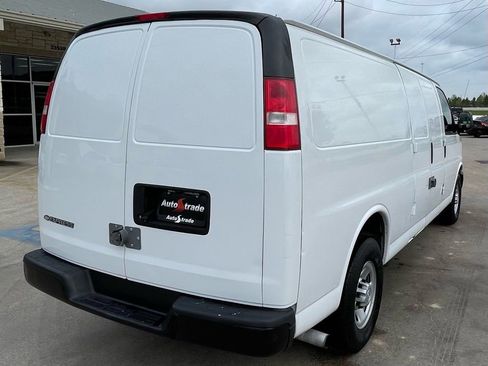 Used 2018 Chevrolet Express 2500 Extended w/ Communications Package RWD image 5