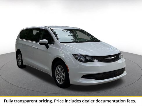 Used 2023 Chrysler Voyager LX FWD image 1