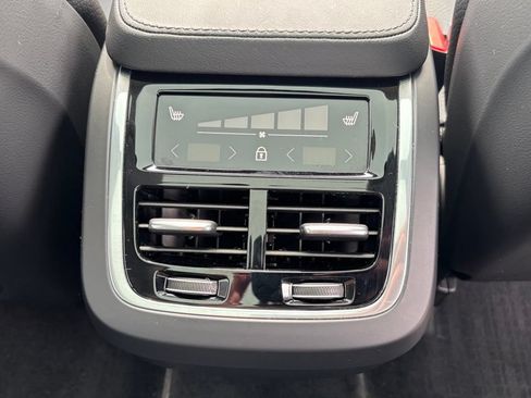 Certified 2024 Volvo XC90 B6 Plus AWD/4WD image 23