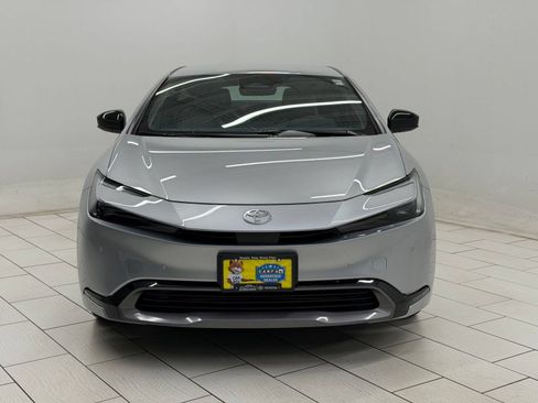 Used 2024 Toyota Prius XLE AWD/4WD image 5