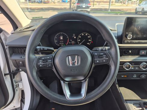 Used 2024 Honda CR-V LX image 18