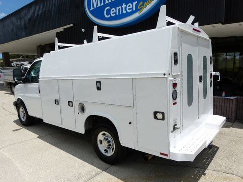 Used 2015 Chevrolet Express 3500 RWD image 3