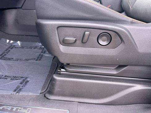 Used 2023 GMC Yukon XL AT4 w/ AT4 Premium Package image 13