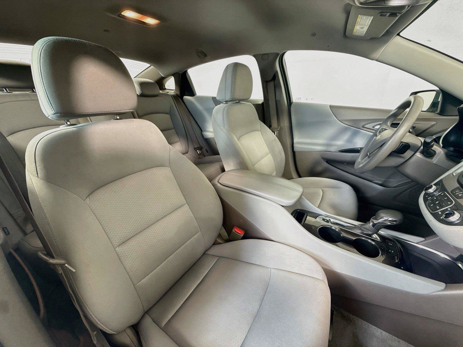 Used 2025 Chevrolet Malibu LT FWD image 28