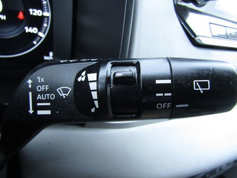 Used 2024 Mitsubishi Outlander SEL AWD/4WD image 28