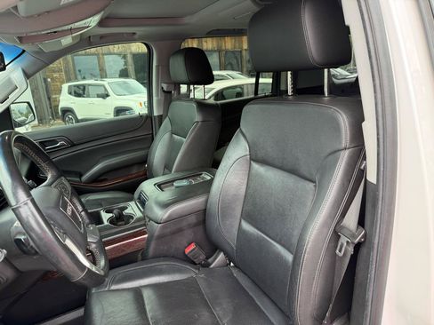 Used 2019 GMC Yukon XL SLT w/ Open Road Package AWD/4WD image 9