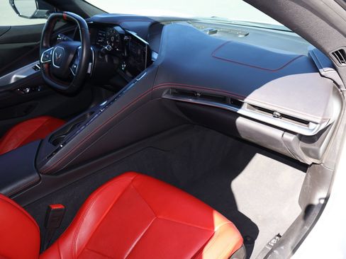 Used 2021 Chevrolet Corvette Stingray Coupe w/ 1LT RWD image 29