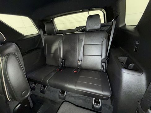Used 2023 Chevrolet Traverse Premier image 26