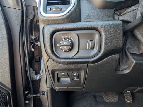 Used 2021 RAM 1500 Big Horn AWD/4WD image 29