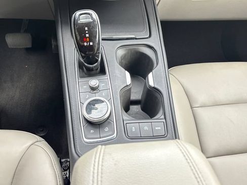 Used 2023 Cadillac XT4 Luxury w/ Cold Weather Package FWD image 6