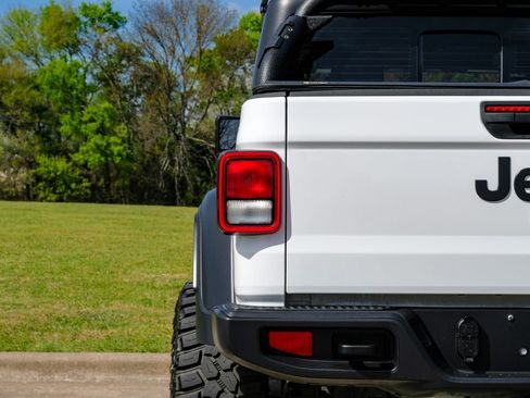 Used 2023 Jeep Gladiator Sport AWD/4WD image 51