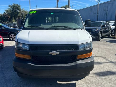 Used 2024 Chevrolet Express 3500 Extended w/ Driver Convenience Package image 3