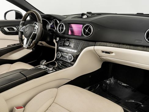 Used 2016 Mercedes-Benz SL 550 SL 550 image 44
