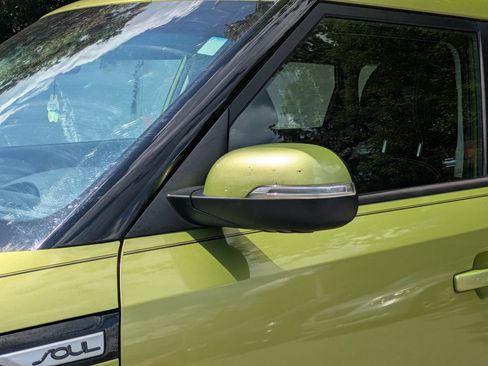 Used 2014 Kia Soul + FWD image 23