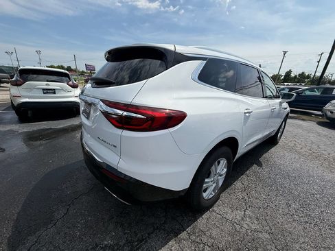 Used 2018 Buick Enclave Essence w/ Trailering Package FWD image 3