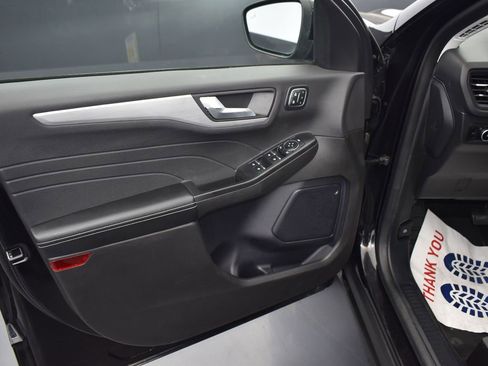 Used 2024 Ford Escape Platinum image 6