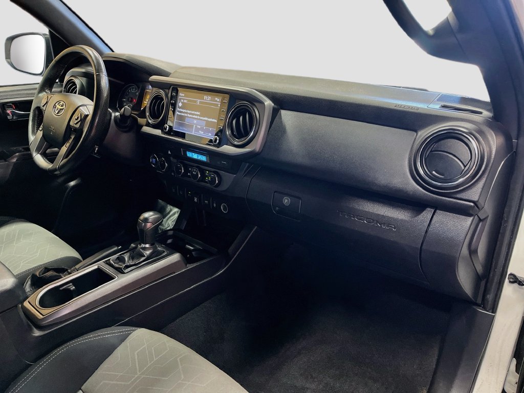 Used 2021 Toyota Tacoma TRD Off-Road w/ Technology Package AWD/4WD image 27
