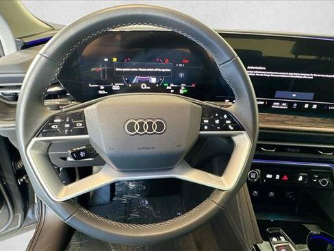Used 2025 Audi Q5 Premium AWD/4WD image 10