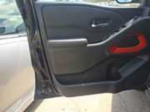 Used 2025 Nissan Frontier Pro-X RWD image 13