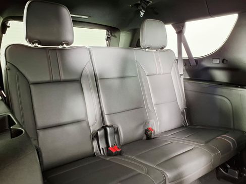 Used 2023 Chevrolet Suburban RST w/ Luxury Package AWD/4WD image 14