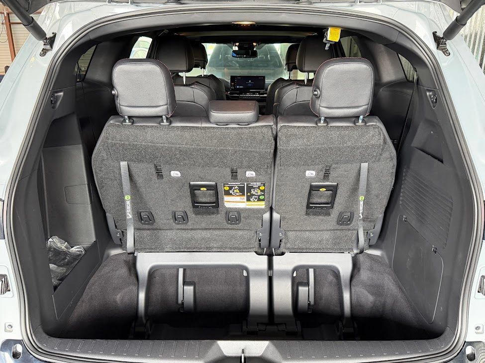 Used 2025 Toyota Sienna XSE AWD/4WD image 27