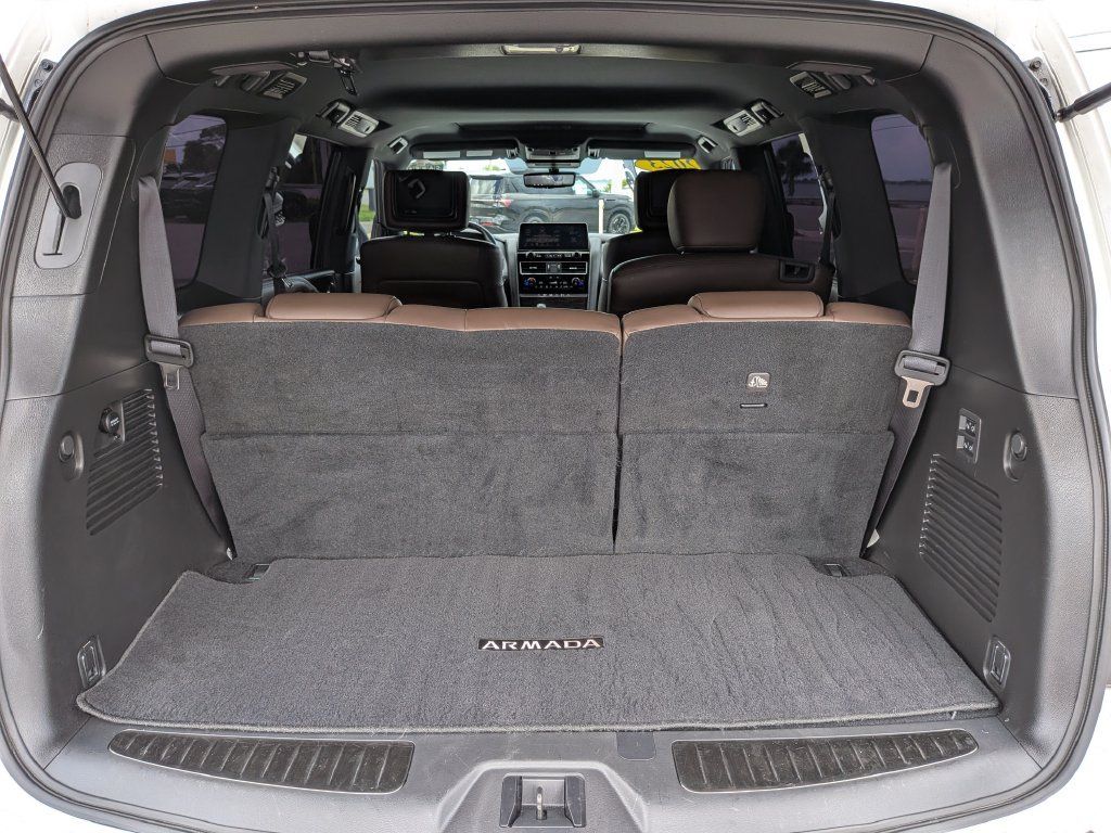 Used 2023 Nissan Armada Platinum RWD image 13