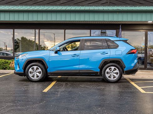Used 2019 Toyota RAV4 LE w/ All Weather Liner Package AWD/4WD image 6