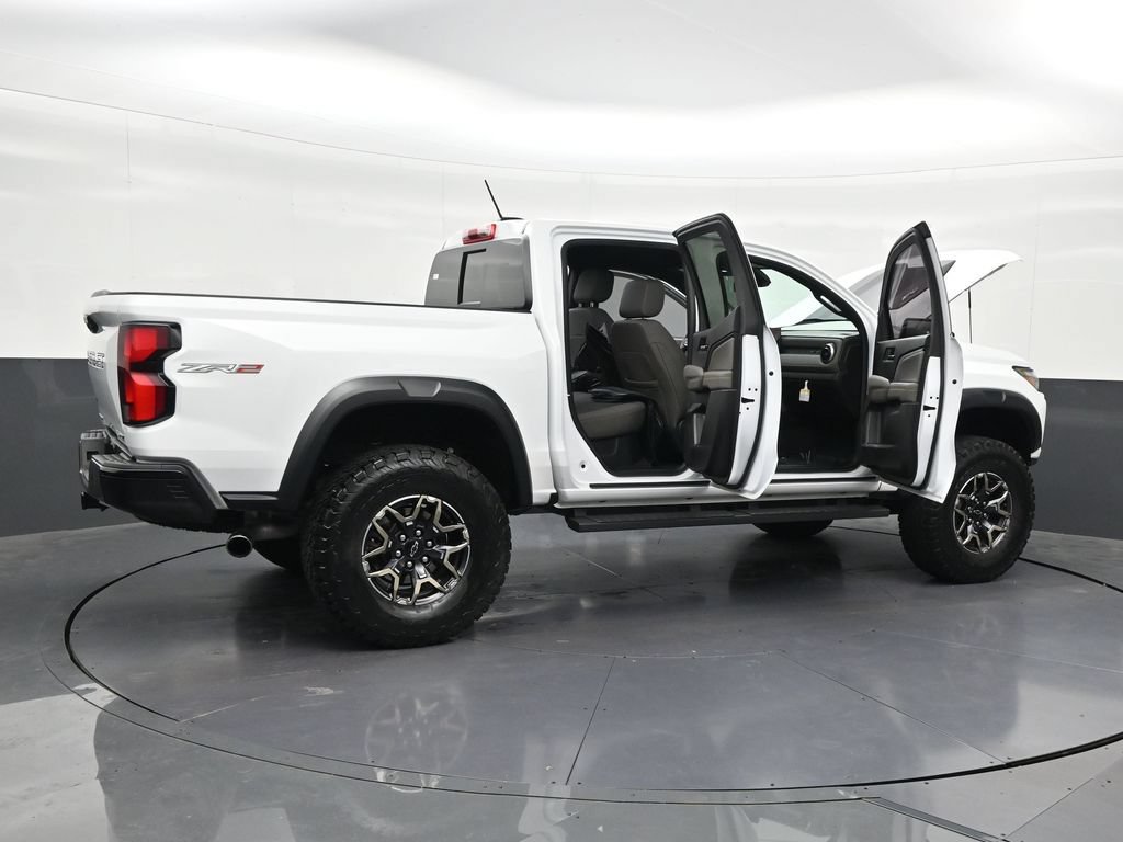 Used 2024 Chevrolet Colorado ZR2 AWD/4WD image 36