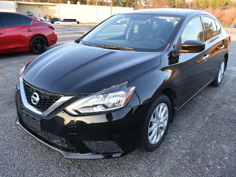 Used 2019 Nissan Sentra SV image 2