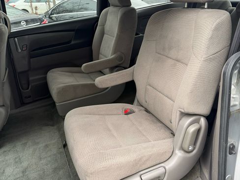 Used 2012 Honda Odyssey LX image 16