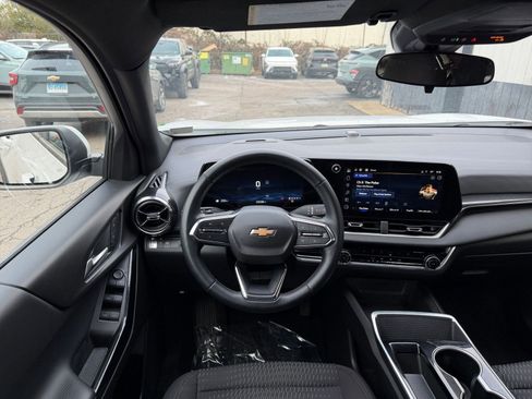 Used 2025 Chevrolet Equinox LT image 33