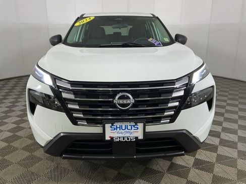 Used 2024 Nissan Rogue S AWD/4WD image 3