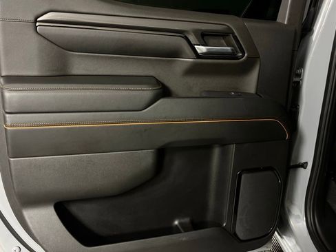 Used 2024 GMC Sierra 1500 AT4 w/ Technology Package image 29