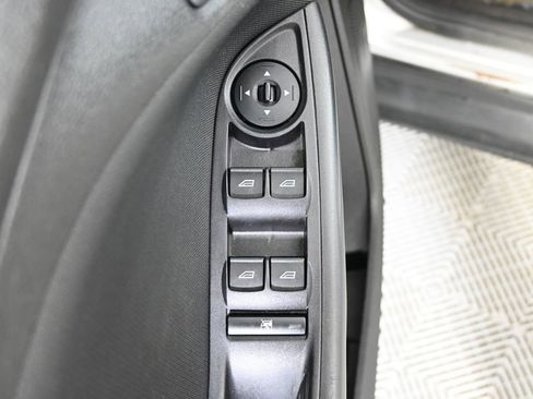 Used 2017 Ford Focus SE FWD image 19