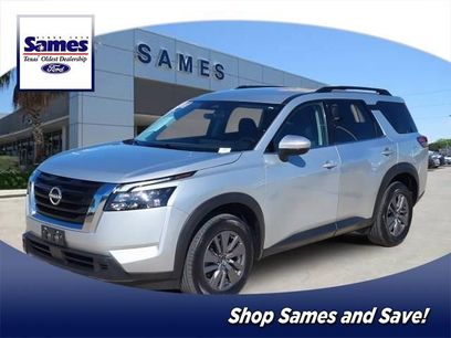 Used 2025 Nissan Pathfinder SV