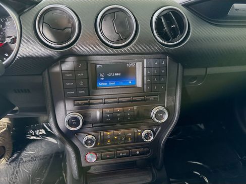 Used 2018 Ford Mustang Coupe RWD image 22