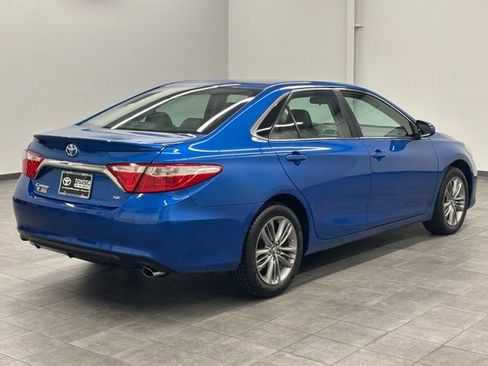 Used 2017 Toyota Camry SE FWD image 2