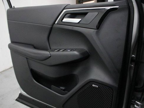 New 2025 Mitsubishi Outlander SE image 15